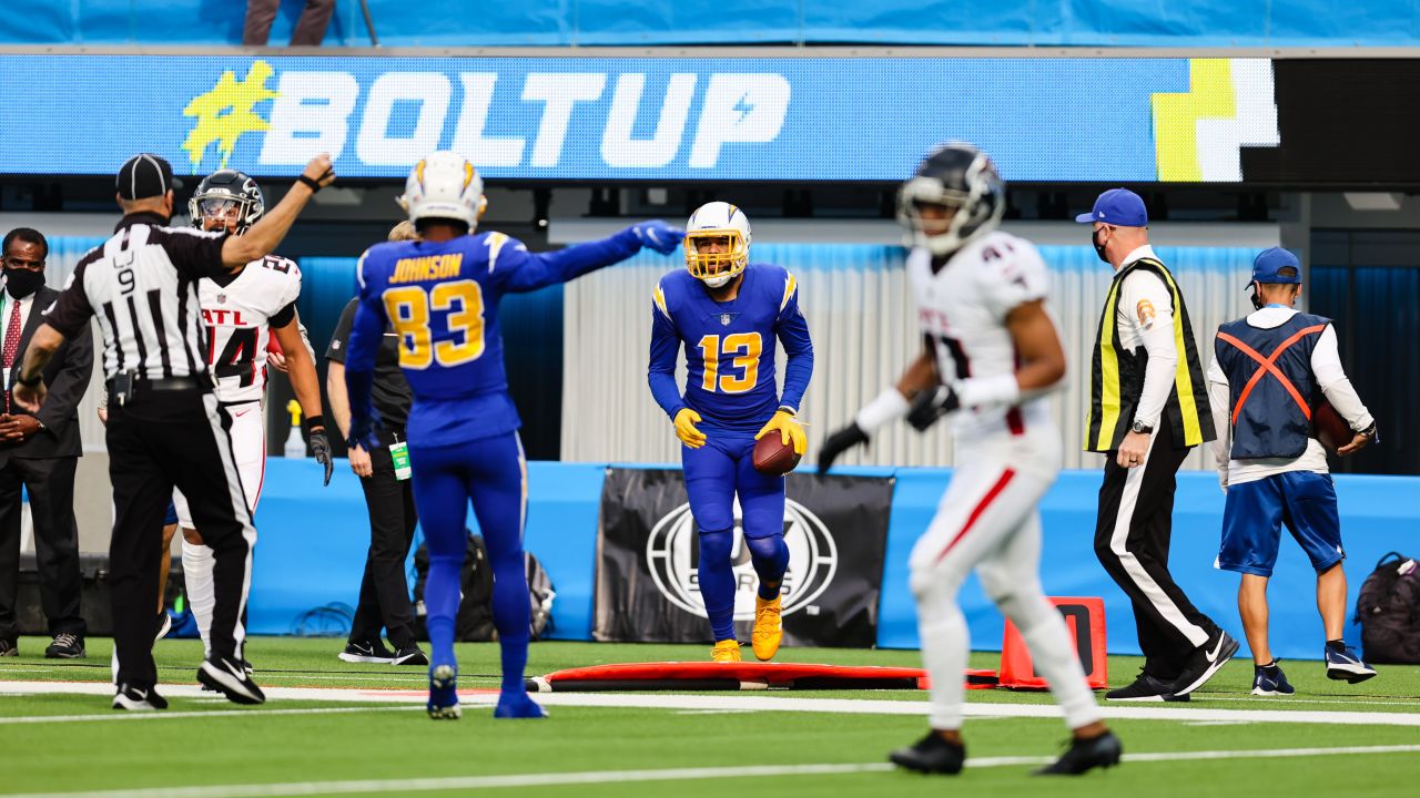 Los Angeles Chargers vs. Atlanta Falcons. Fans support on NFL Game.  Silhouette of supporters, big screen with two rivals in background Stock  Photo - Alamy