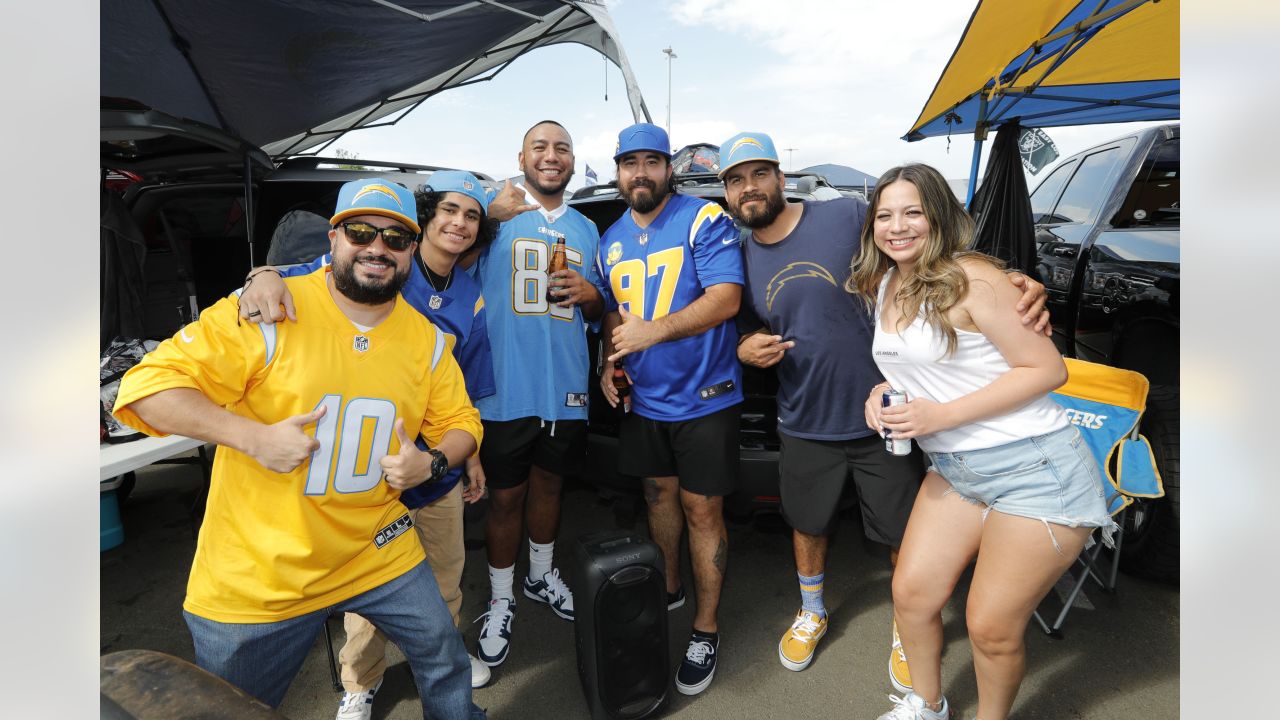 ⚡️Bolt Daddy⚡️So Fi Chargers Tailgate series MNF Broncos 10/17