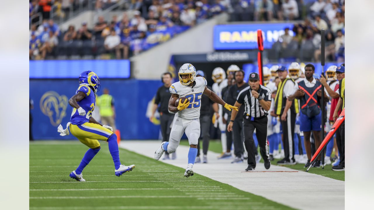 Photos: Chargers vs Rams Game Action