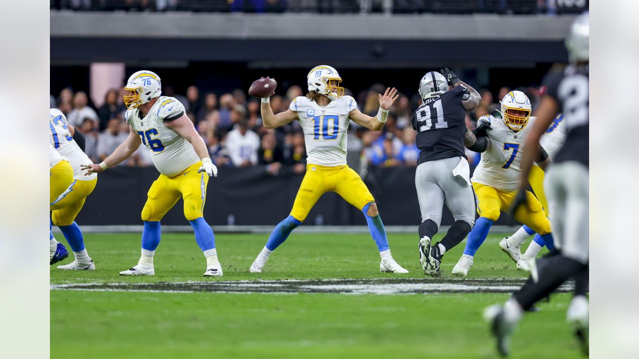 Las Vegas Raiders linebacker Divine Deablo (5) runs during an NFL football  game against the Los Angeles Chargers Monday, Oct. 4, 2021, in Inglewood,  Calif. (AP Photo/Kyusung Gong Stock Photo - Alamy