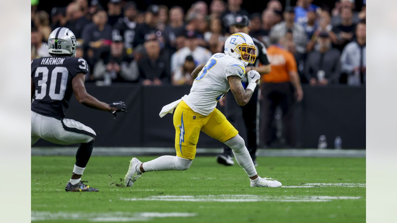 NFL: Las Vegas Raiders at Los Angeles Chargers, Fieldlevel