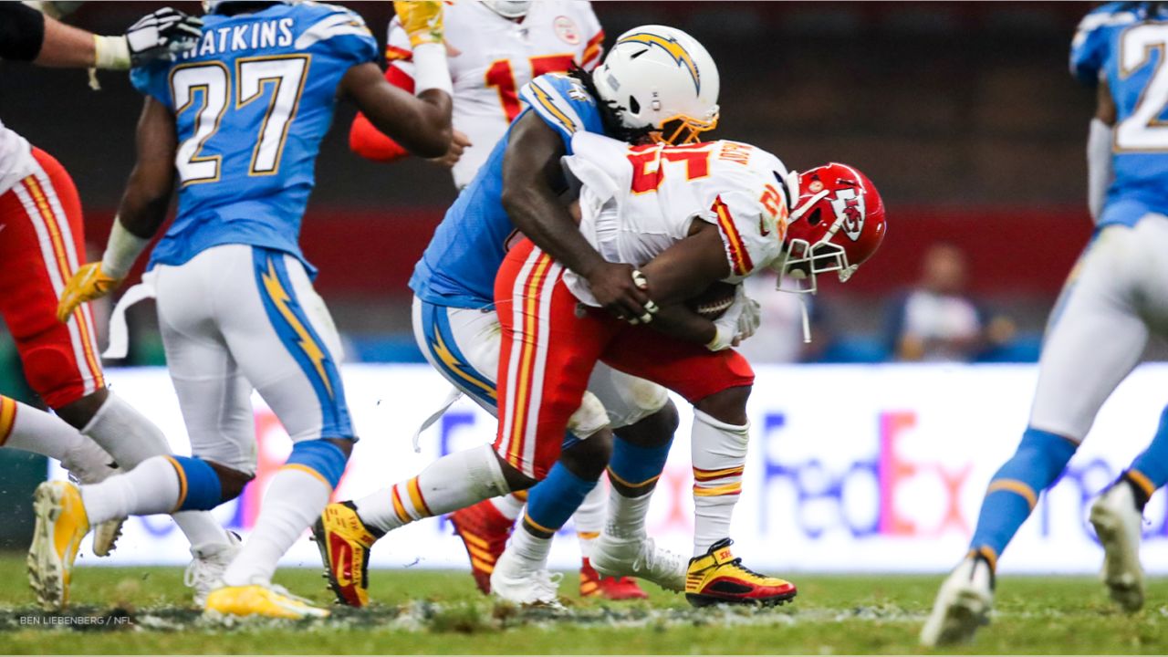 Fans cheer before an NFL football game between the Los Angeles Chargers and  the Kansas City Chiefs Monday, Nov. 18, 2019, in Mexico City. (AP  Photo/Rebecca Blackwell Stock Photo - Alamy