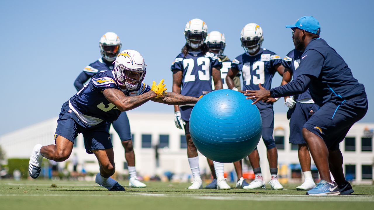 Los Angeles Chargers safety Derwin James Jr (33) during training camp on  Tuesday, Aug 17, 2021, in Costa Mesa, Calif. (Dylan Stewart/Image of Sport  vi Stock Photo - Alamy