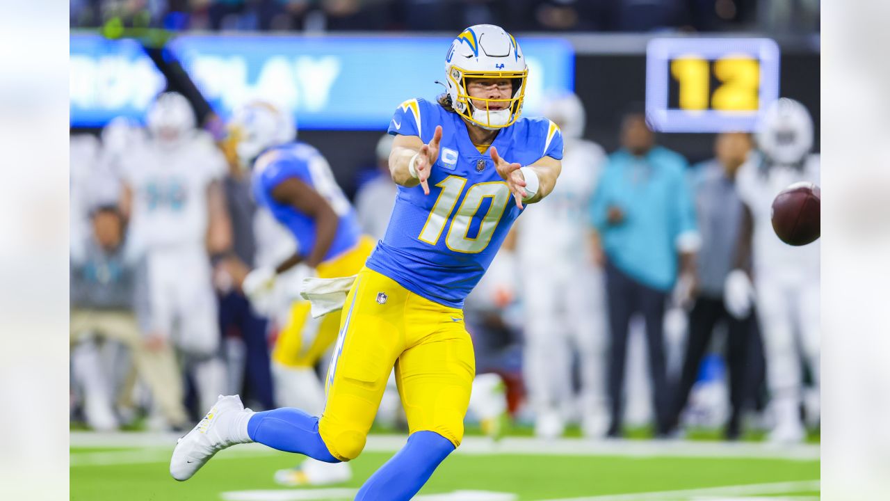 Chargers vs. Dolphins Game Preview: Bolts must match Miami's aggressive  passing attack in primetime battle - Bolts From The Blue