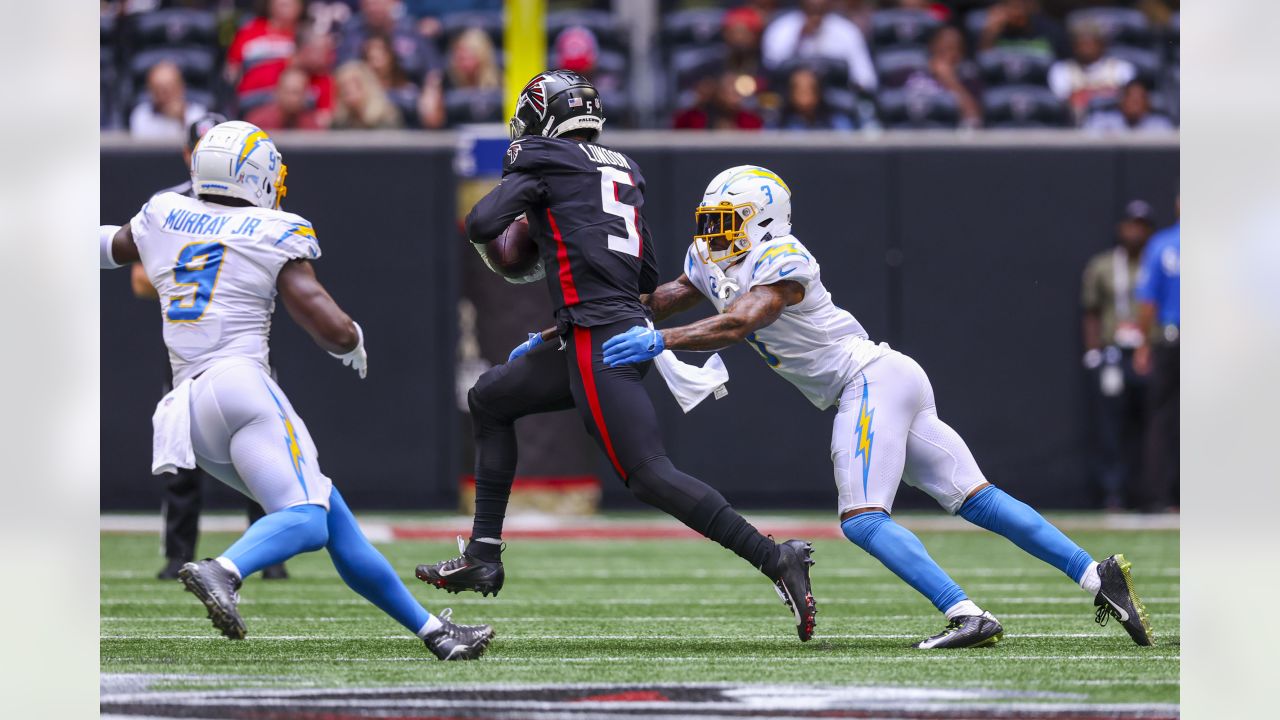 Los Angeles Chargers vs. Atlanta Falcons. NFL Game. American Football  League match. Silhouette of professional player celebrate touch down.  Screen in Stock Photo - Alamy