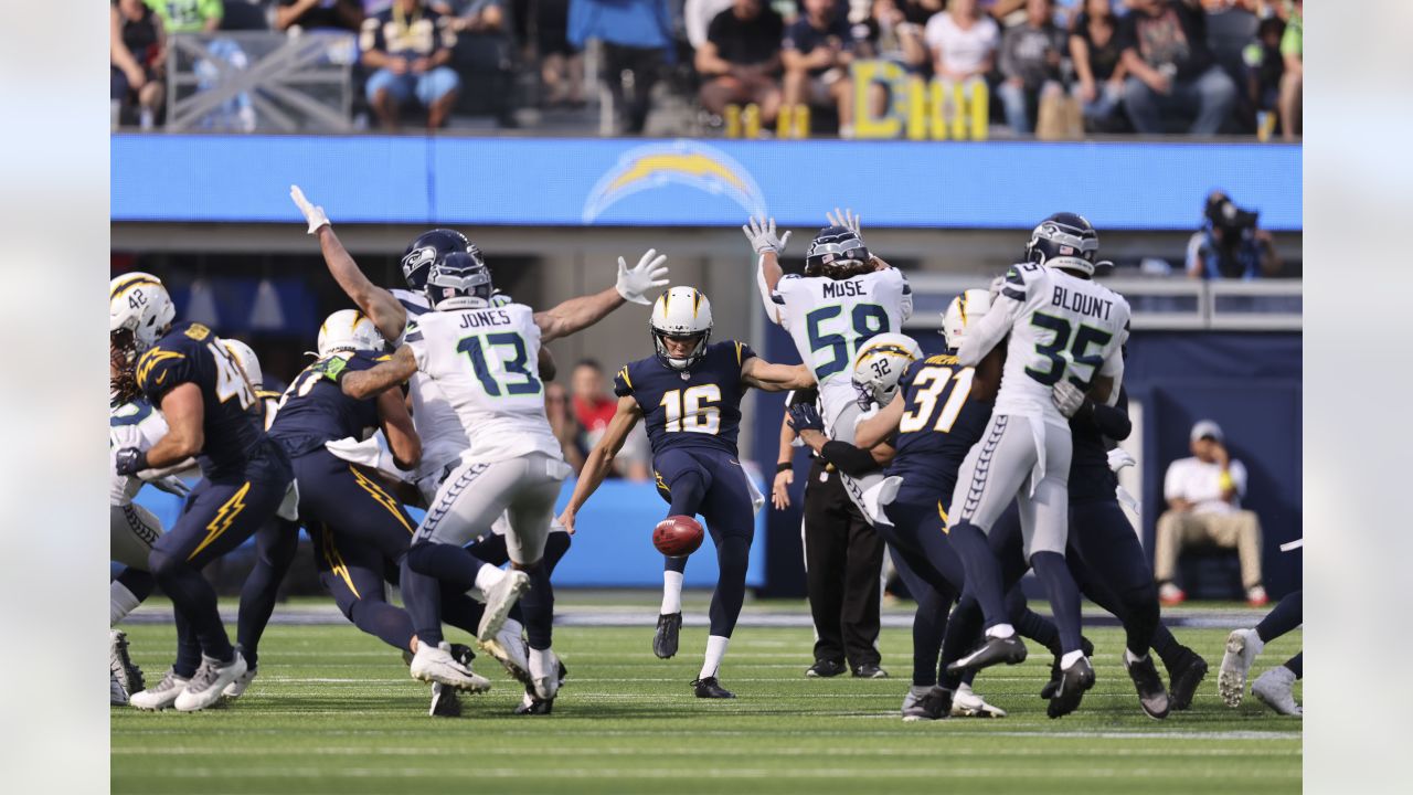 Visuals from Chargers-Seahawks: A picture timeline of the game –  News4usonline