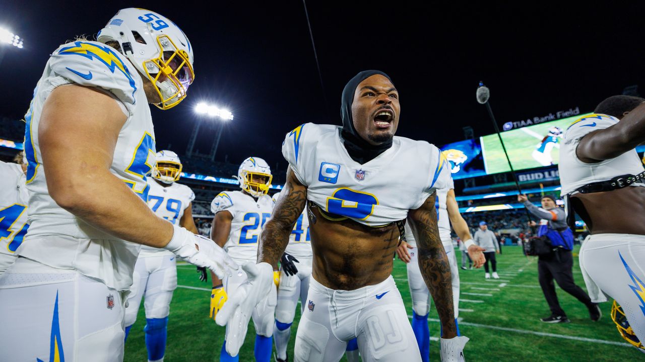 Los Angeles Chargers linebacker Derrek Tuszka (59) runs during an