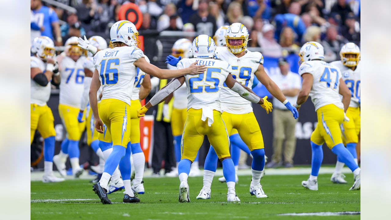 Las Vegas Raiders fall 28-14 to the Los Angeles Chargers - Sports  Illustrated Las Vegas Raiders News, Analysis and More