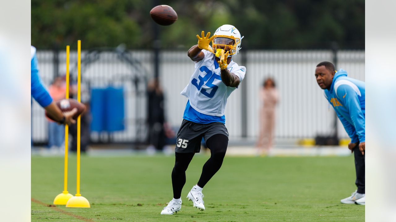 Oakland A's news la chargers jersey cheap : Five injured by bullet