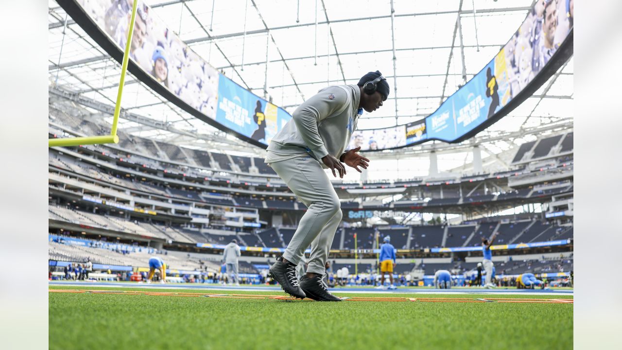 Rams set to take on Chargers at Inglewood's Sofi Stadium -- with fans in  the stands -- on Saturday - ABC7 Los Angeles