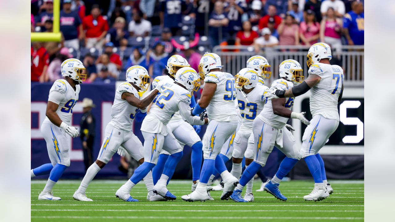 Instant replay tent at an NFL football game between the Houston Texans and  the San Diego Chargers Sunday, Nov. 7, 2010 in Houston. (AP Photo/Dave  Einsel Stock Photo - Alamy