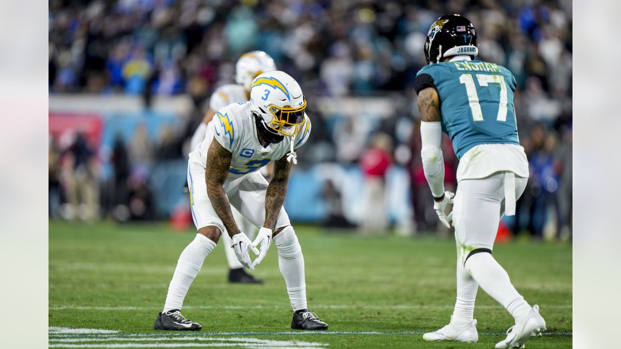 JACKSONVILLE, USA, JANUARY 10, 2023: Los Angeles Chargers vs. Jacksonville  Jaguars. NFL Wild Card Round 2023, Silhouette of Vince Lombardi Trophy for  Stock Photo - Alamy