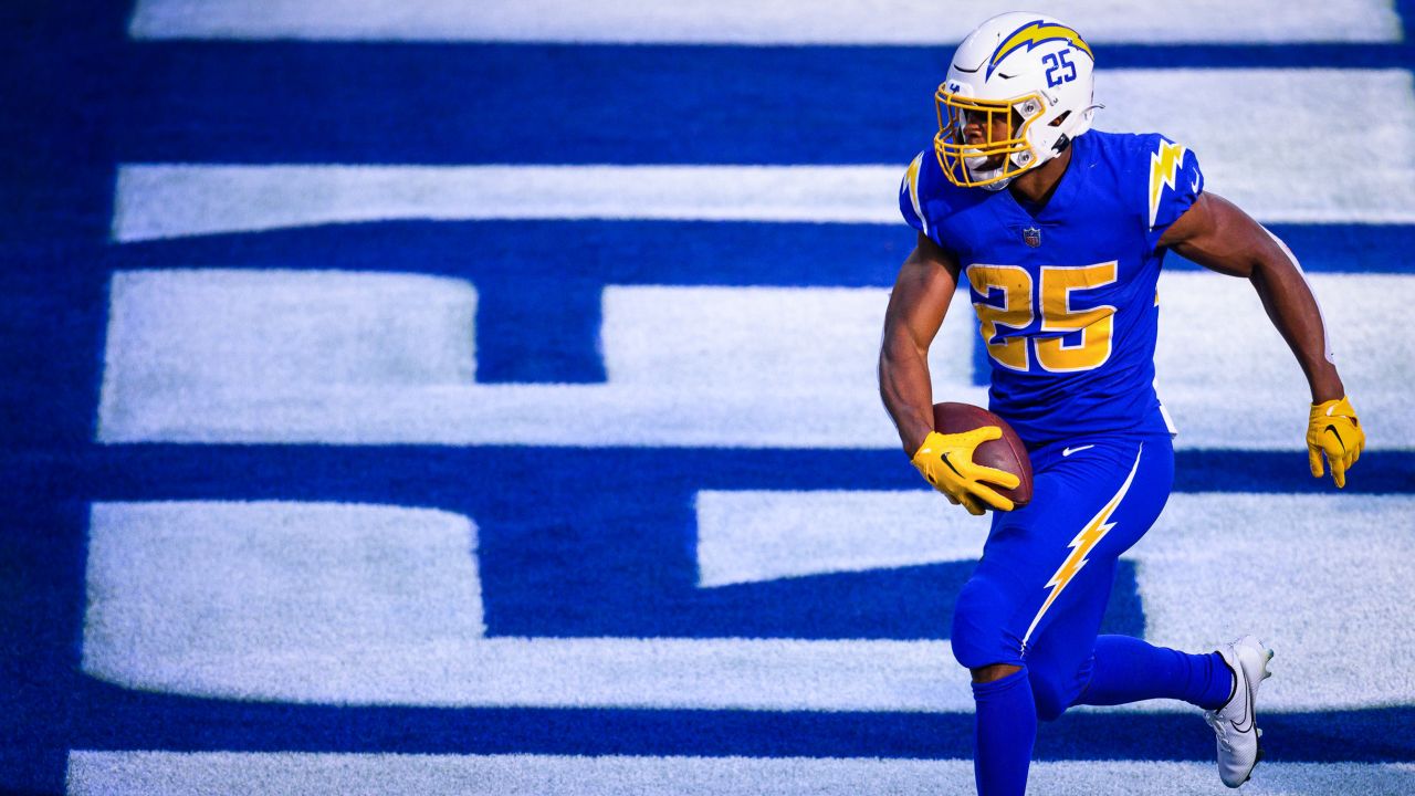 Chargers News: Chris Harris Jr. still among NFL's top-10 slot corners -  Bolts From The Blue