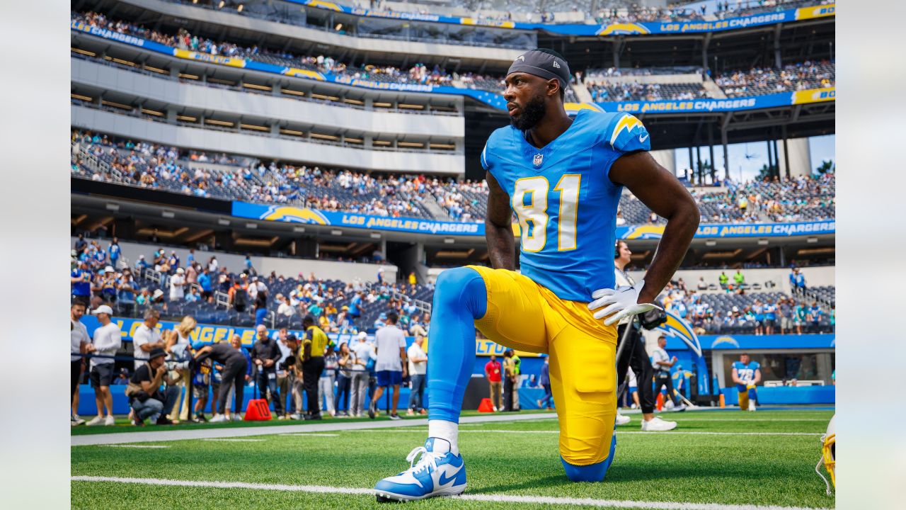 PHOTOS: Best of Week 11 at Los Angeles Chargers