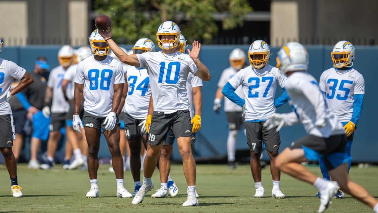 Drew Brees praises Justin Herbert during Chargers minicamp visit – Orange  County Register