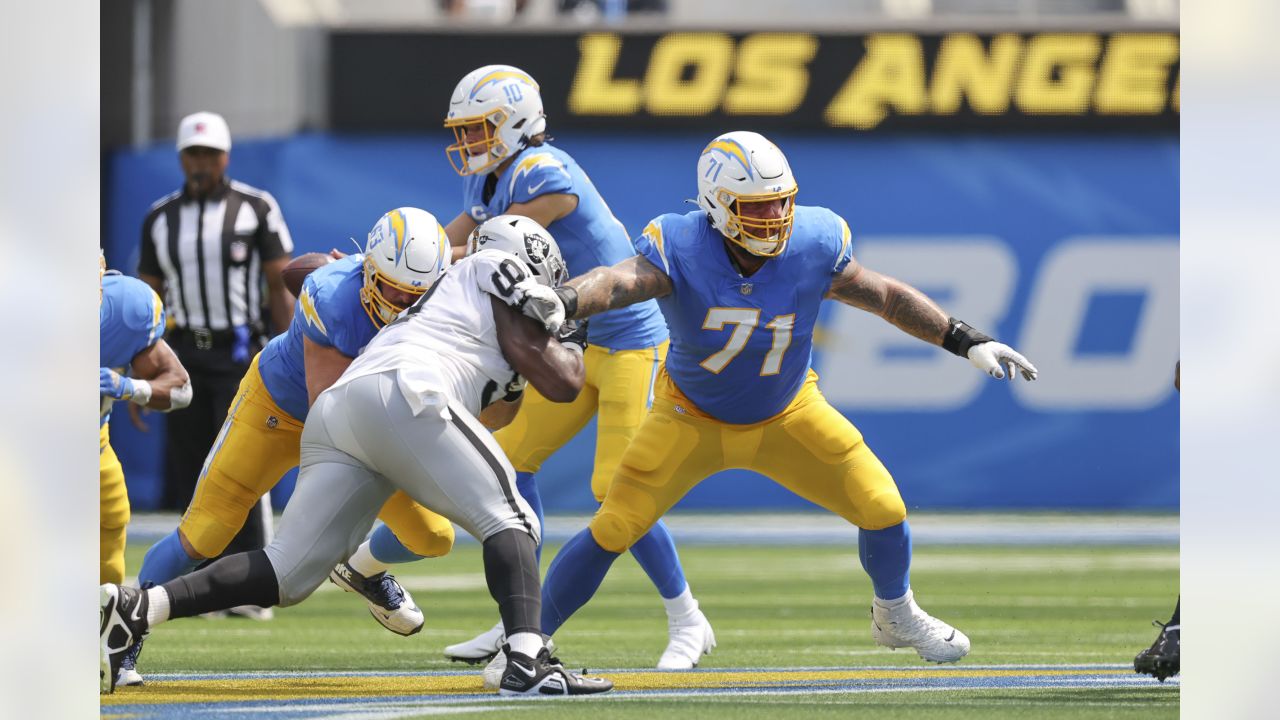 Las Vegas Raiders vs Los Angeles Chargers: A Close Rivalry Resumes at SoFi  Stadium - BVM Sports