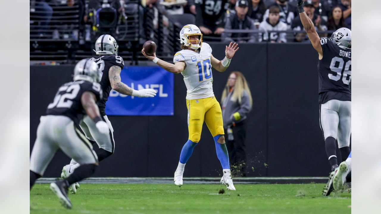 Chargers Week 1 Recap: Bolts survive Raiders 24-19 behind defense's sack  party - Bolts From The Blue