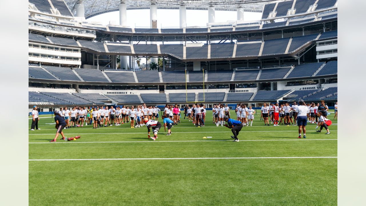 Chargers & LA Bowl Host Girls' Flag Football Event at SoFi Stadium