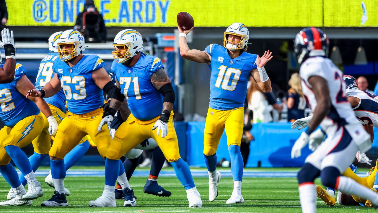 Chargers Beat Broncos, 34-13, in Week 17 of 2021 Season