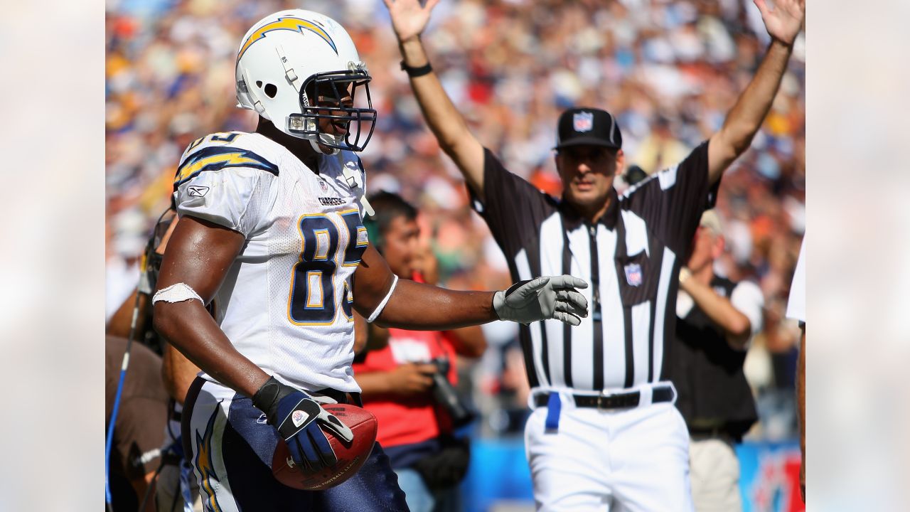 October 14th 2007 - San Diego, CA, USA - The Chargers LaDainian Tomlinson  (right) ,21, celebrates his third of four touchdowns with teammate Antonio  Gates during their game against the Raiders on