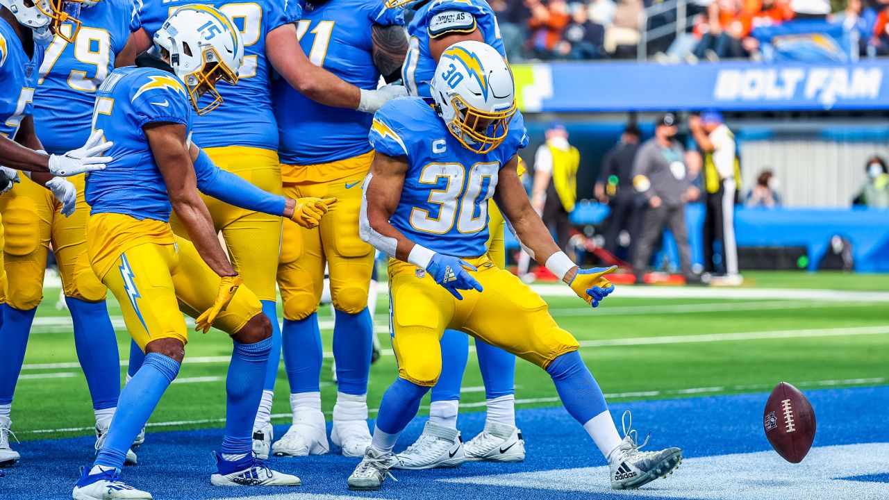 Chargers Beat Broncos, 34-13, in Week 17 of 2021 Season