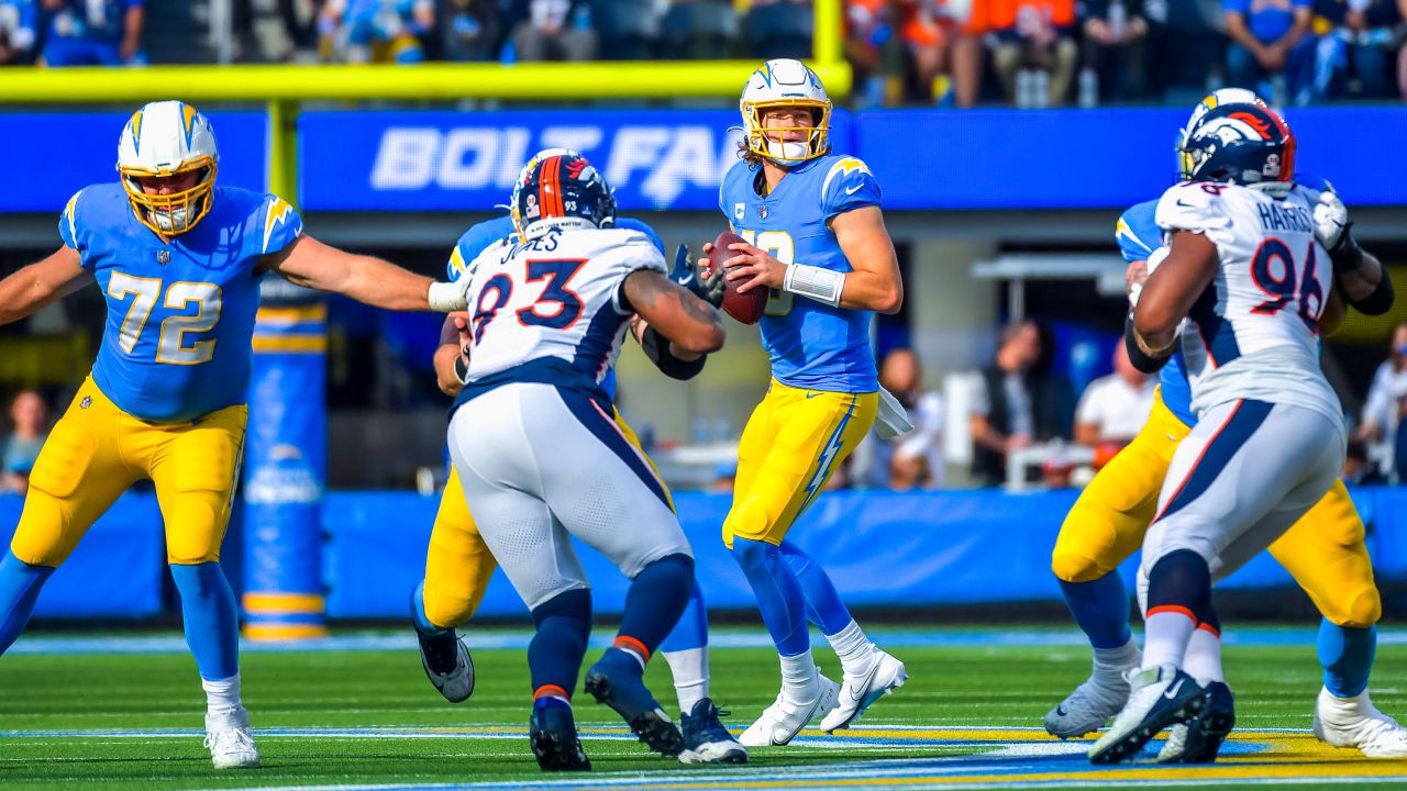 Chargers Beat Broncos, 34-13, in Week 17 of 2021 Season