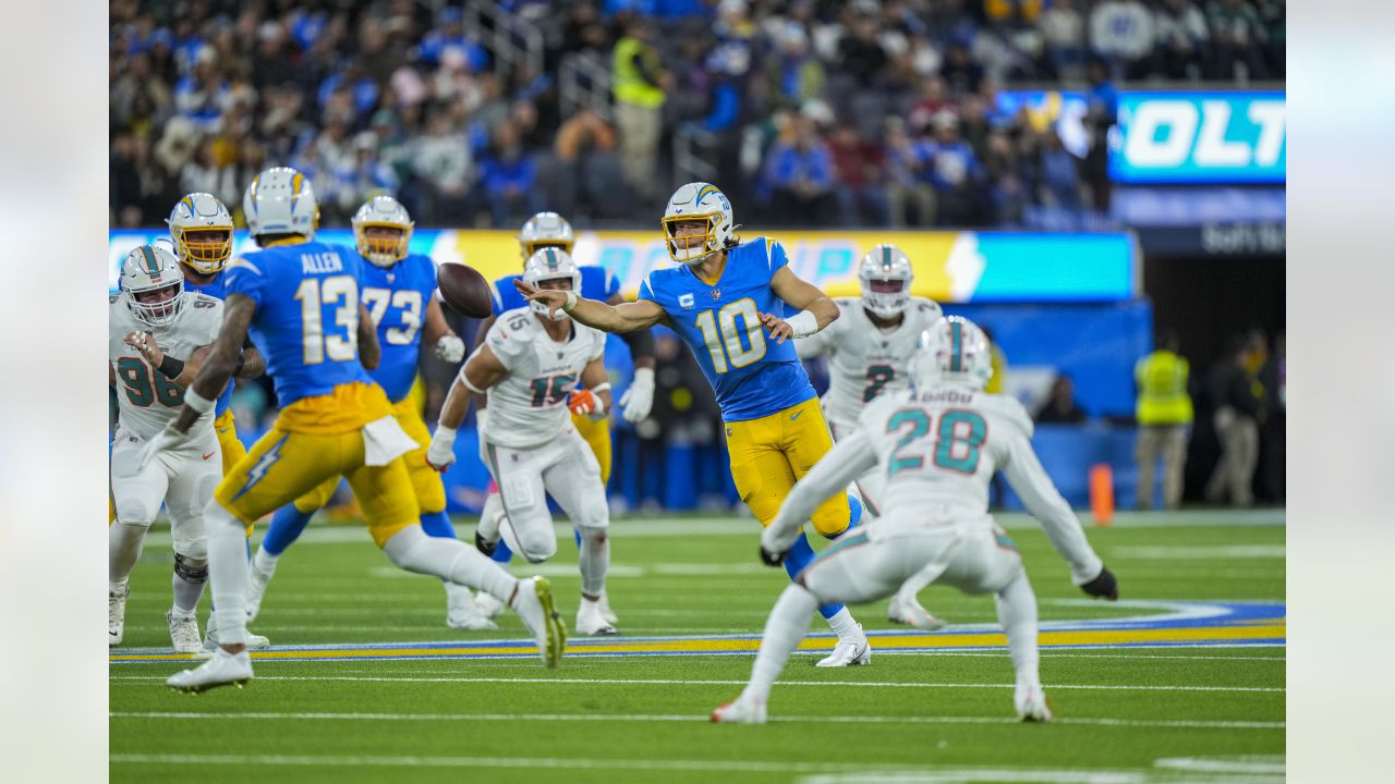 Chargers vs. Dolphins Game Preview: Bolts must match Miami's aggressive  passing attack in primetime battle - Bolts From The Blue