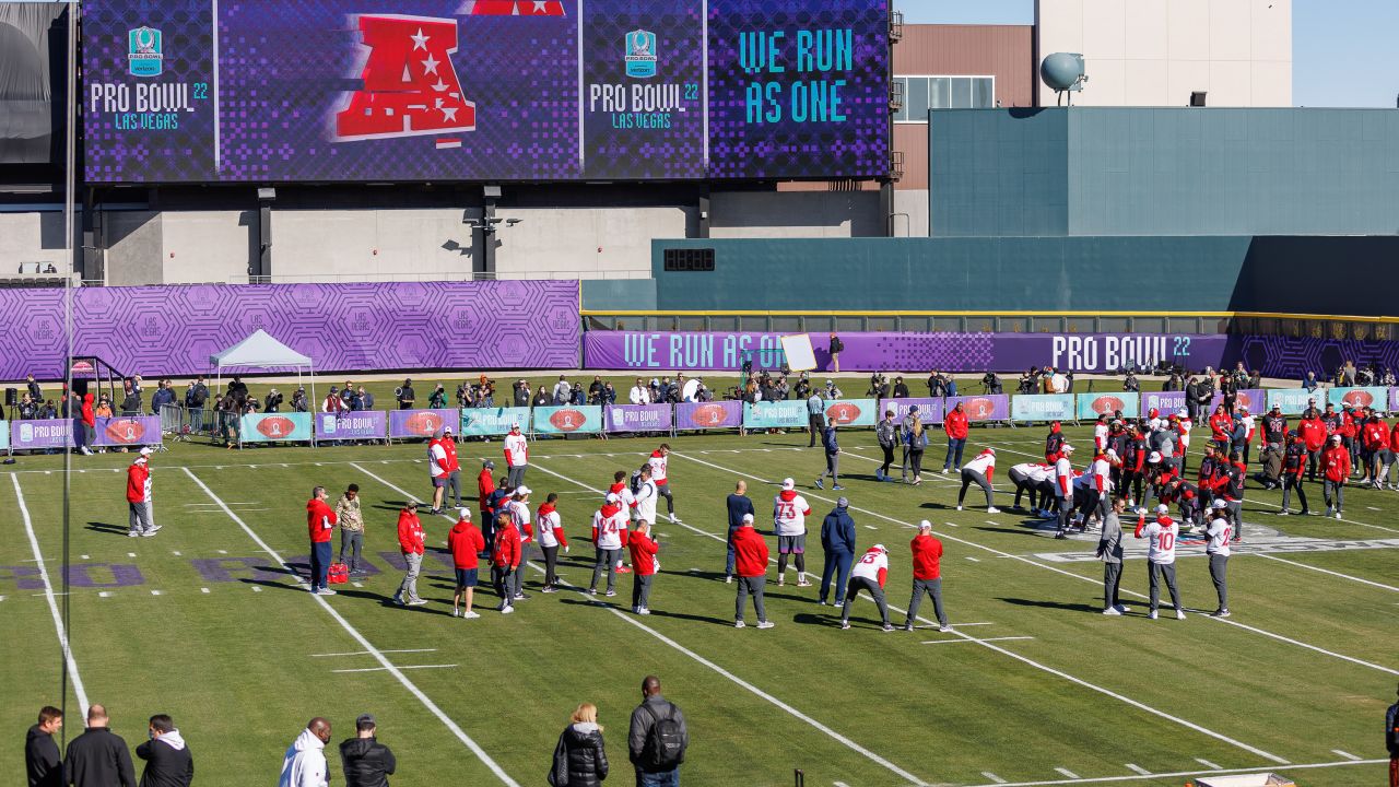 PHOTOS: Best Shots From Friday's Pro Bowl Practice In Las Vegas