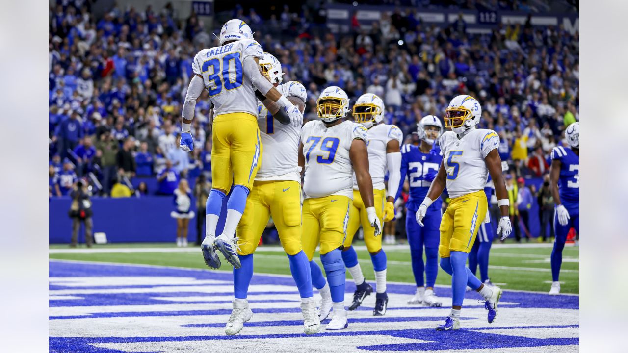 Indianapolis, Indiana, USA. 26th Dec, 2022. Los Angeles Chargers wide  receiver Mike Williams (81) runs with the ball during NFL game against the  Indianapolis Colts in Indianapolis, Indiana. John Mersits/CSM/Alamy Live  News