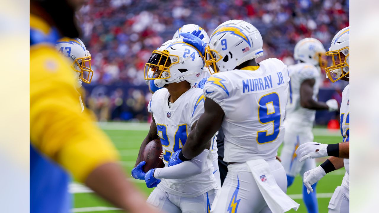 Houston, TX, USA. 26th Dec, 2021. Los Angeles Chargers cornerback Davontae  Harris (28) prior to an NFL football game between the Los Angeles Chargers  and the Houston Texans at NRG Stadium in