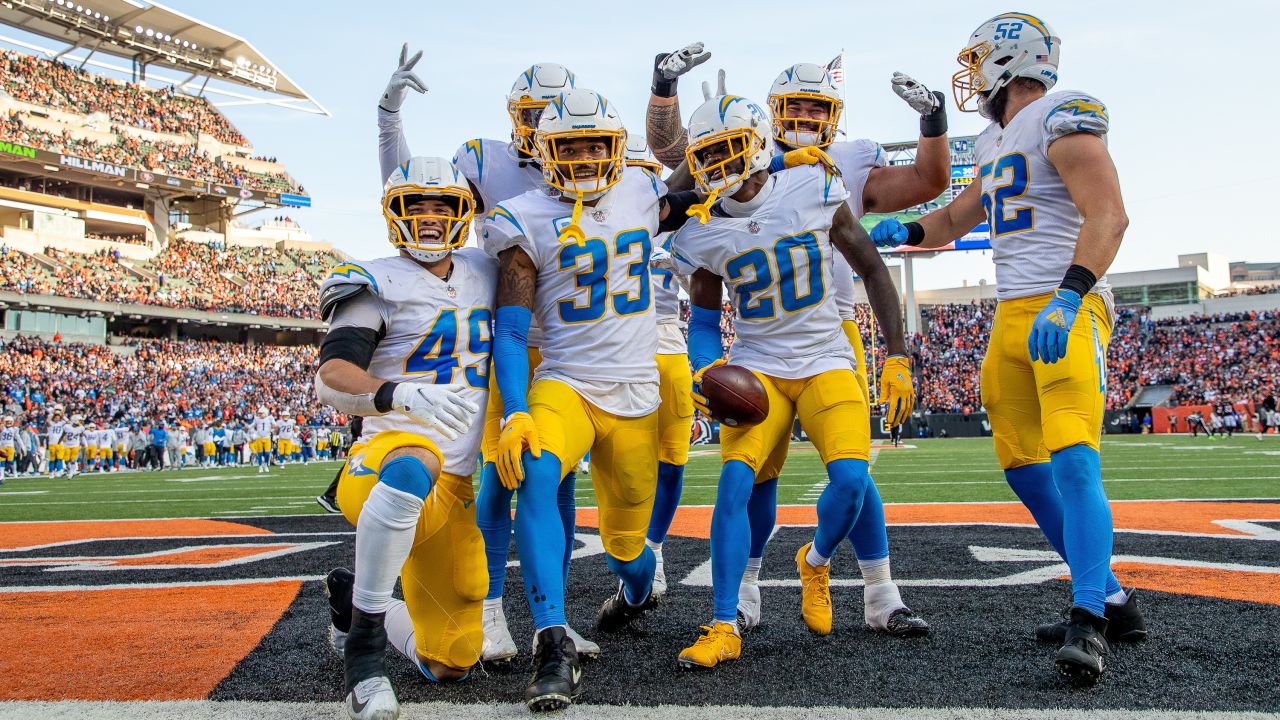 Chargers defense records five interceptions in face of Bills' 'disrespect'  – San Bernardino Sun