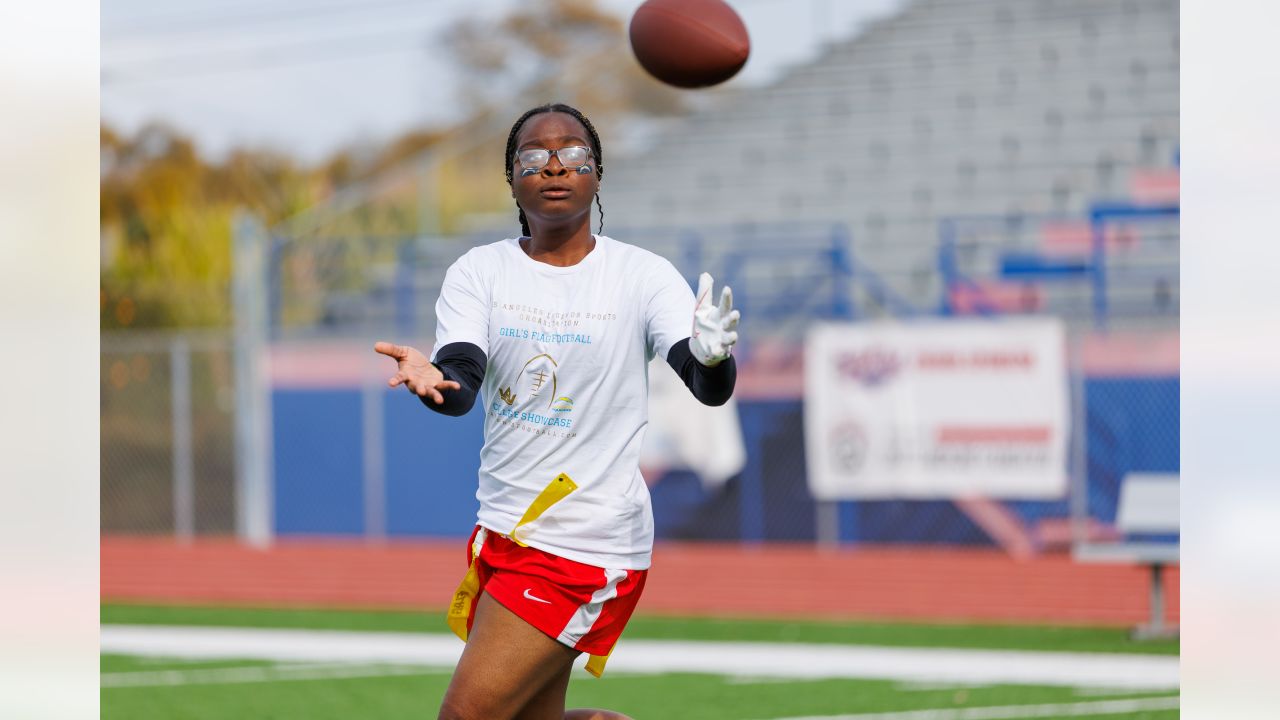 Chargers & LA Bowl Host Girls' Flag Football Event at SoFi Stadium