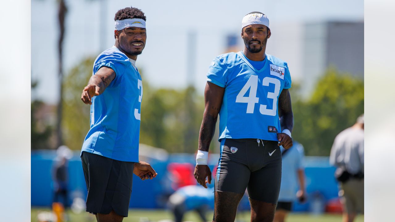 Chargers unveil uniforms with new bolts, plenty of powder blue