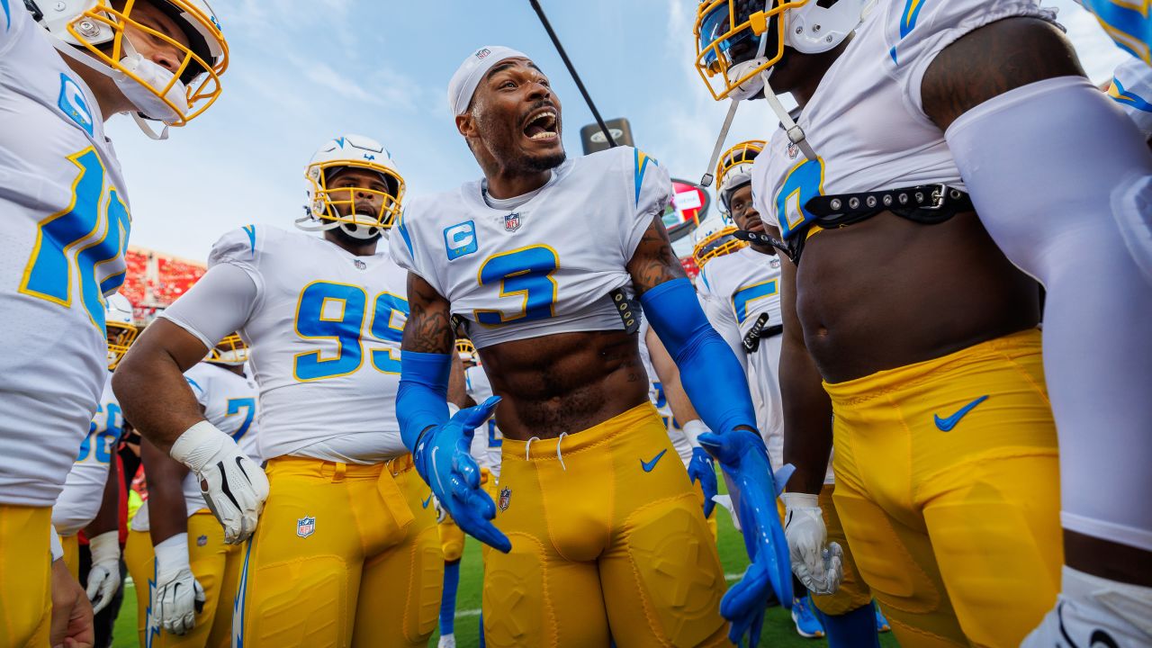 Las Vegas, Nevada, USA. 4th Feb, 2022. Los Angeles Chargers quarterback  Justin Herbert (10) during the AFC Pro Bowl Practice at Las Vegas Ballpark  in Las Vegas, Nevada. Darren Lee/CSM/Alamy Live News