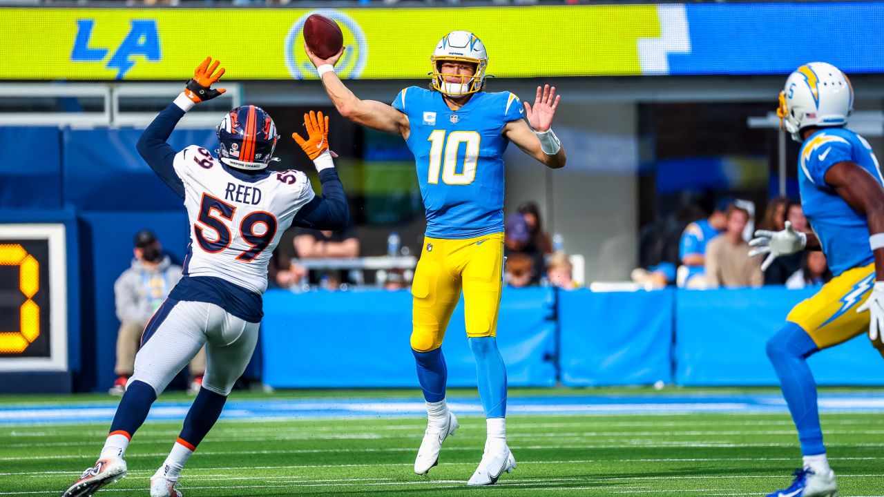 Chargers Beat Broncos, 34-13, in Week 17 of 2021 Season