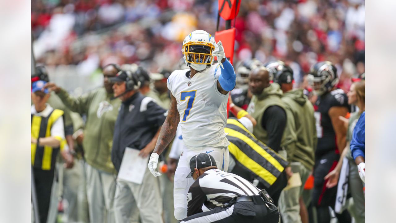 Arrival Photos  Week 9 Falcons vs Chargers