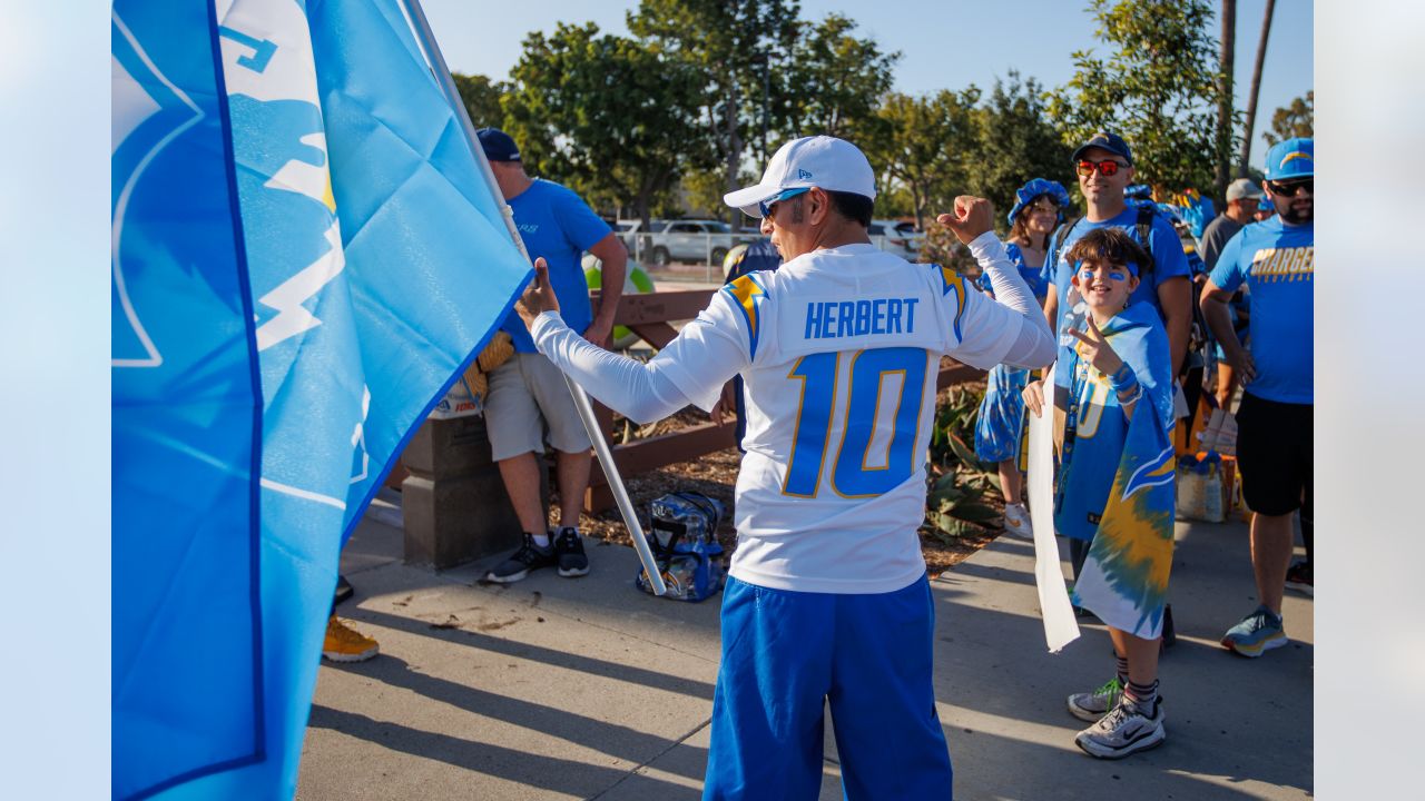 Bolt Fam HQ  Los Angeles Chargers 