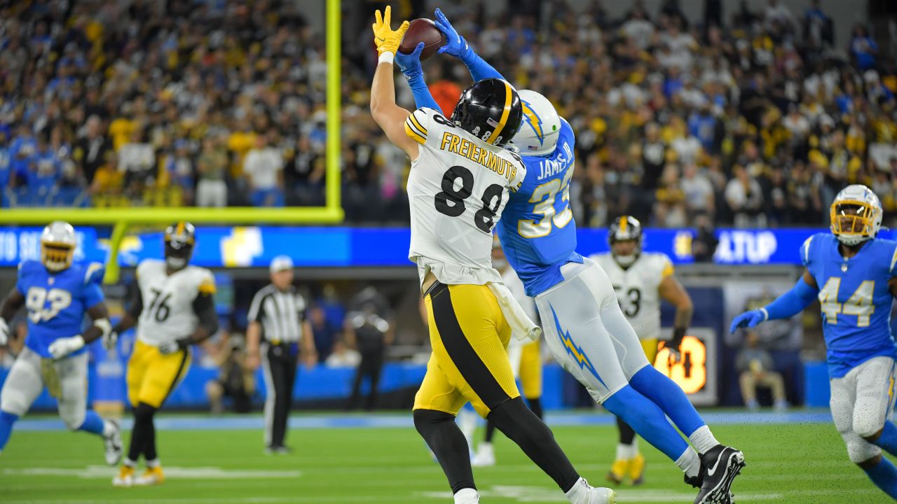 Los Angeles Chargers safety Derwin James Jr. (3) in an NFL football game  Sunday, Jan. 8, 2023, in Denver. (AP Photo/David Zalubowski Stock Photo -  Alamy