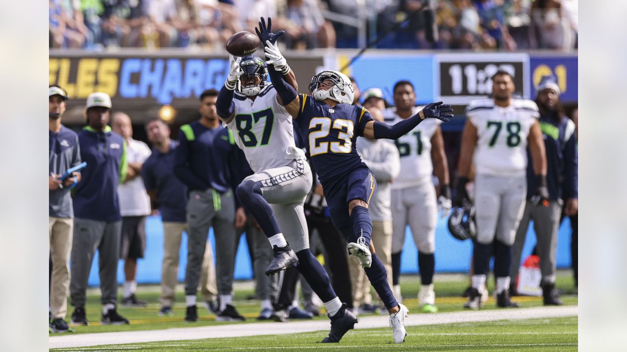 Seattle Seahawks win 48-17 in Chargers' Los Angeles debut