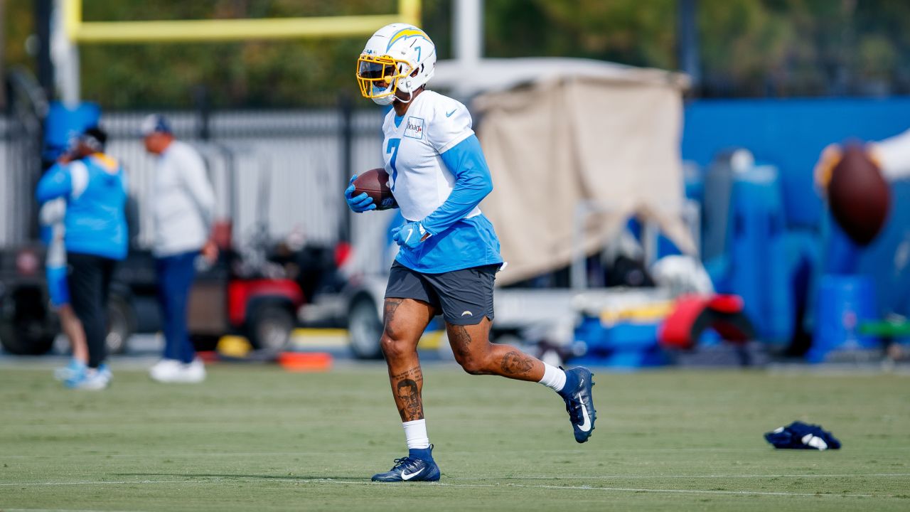 Chargers sign first 2022 draft pick, inking sixth-round OL Jamaree Salyer -  BVM Sports