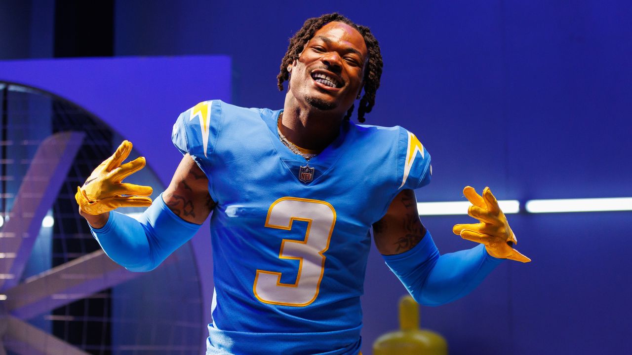 Los Angeles Chargers safety Derwin James Jr (33) during training camp on  Tuesday, Aug 17, 2021, in Costa Mesa, Calif. (Dylan Stewart/Image of Sport  vi Stock Photo - Alamy