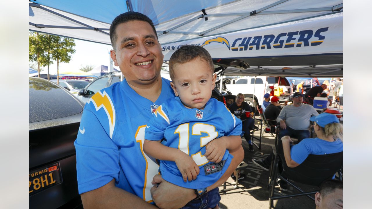 ⚡️Bolt Daddy⚡️So Fi Chargers Tailgate series MNF Broncos 10/17