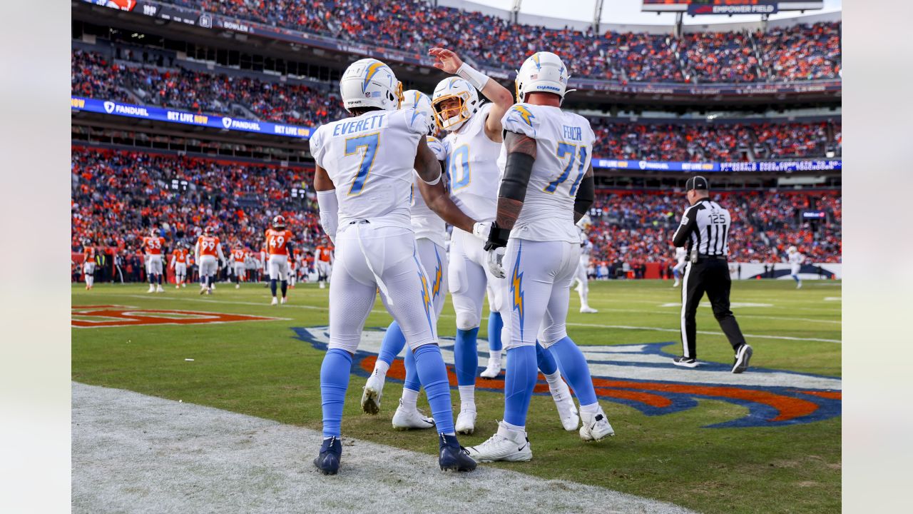 Broncos vs. Chargers live blog: Real-time updates from the NFL Week 8 game  at Empower Field at Mile High – The Denver Post