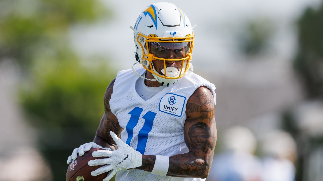 Los Angeles Chargers offensive tackle Trey Pipkins III (79) takes his  stance during an NFL football game against the Jacksonville Jaguars Sunday,  Sept. 25, 2022, in Inglewood, Calif. (AP Photo/Kyusung Gong Stock