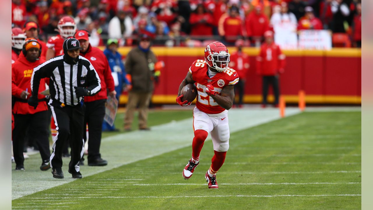 Chiefs Defeat Chargers, 31-21, in Regular-Season Finale