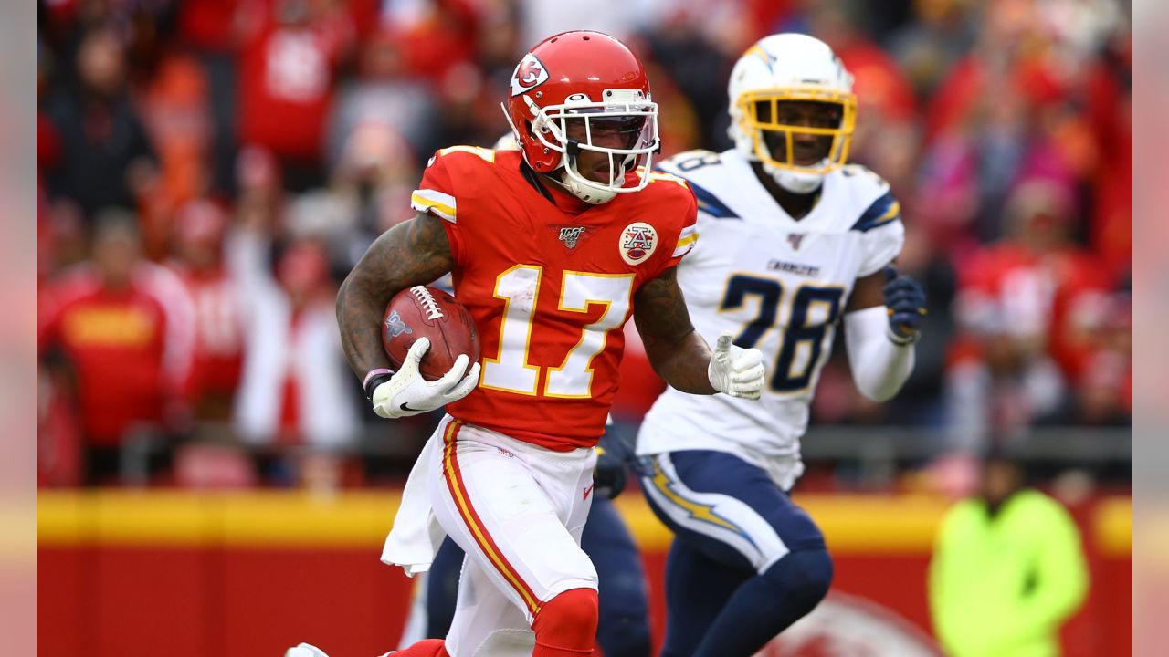 Chiefs Defeat Chargers, 31-21, in Regular-Season Finale