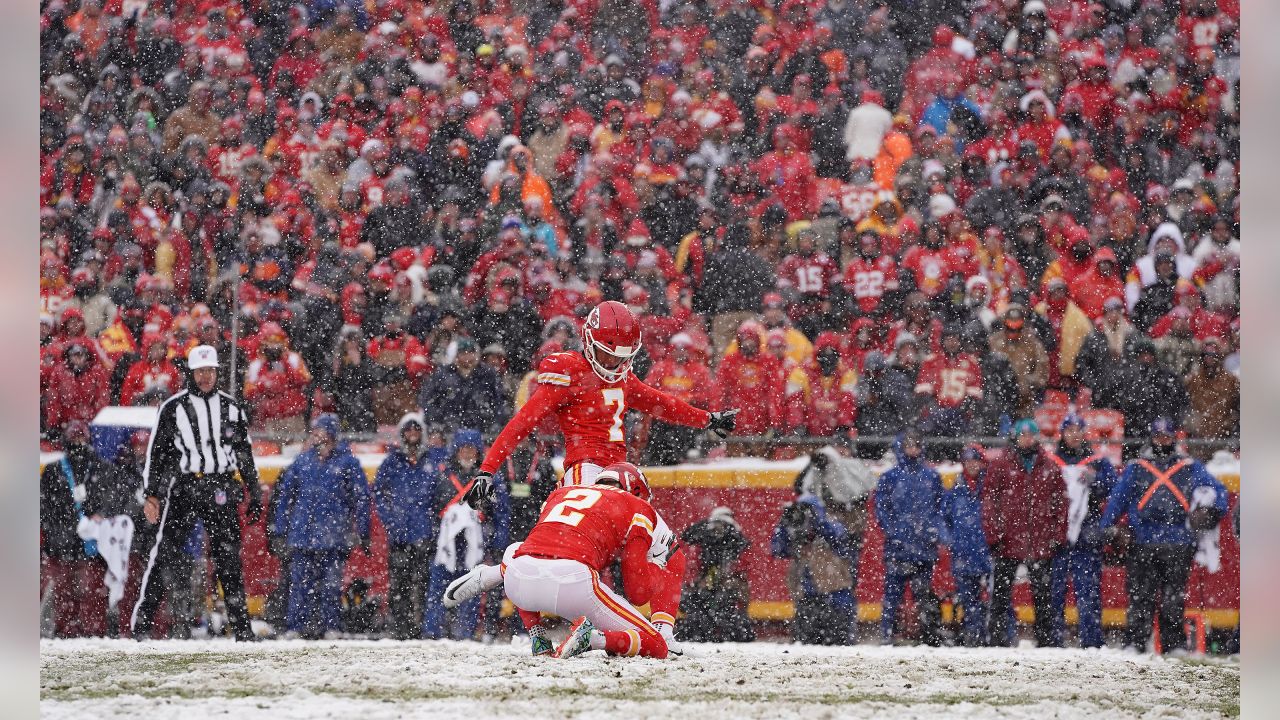 Kansas City, United States. 15th Dec, 2019. Kansas City Chiefs players  celebrate after defeating the Denver Broncos at Arrowhead Stadium in Kansas  City, Missouri on Sunday, December 15, 2019. Photo by Kyle