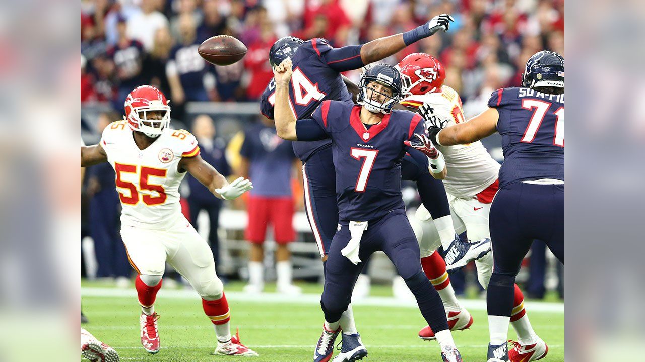 Chiefs beat Texans 30-0 for first playoff win since 1994