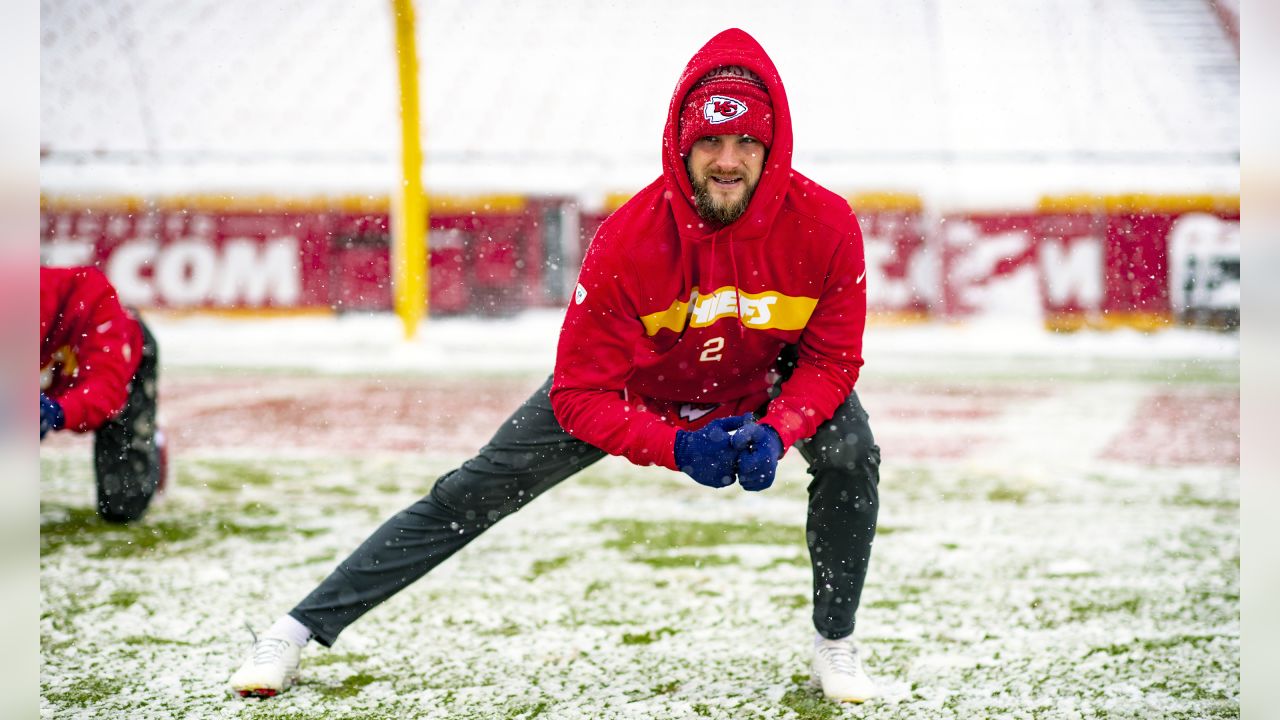 The Kansas City Chiefs - COLQUITT HELPING FIELD POSITION: Dustin Colquitt  booted seven punts in the contest for 307 yards (43.9 gross, 37.9 net),  including five inside the 20-yard line and a