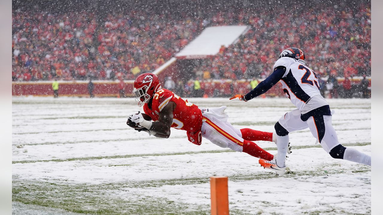 Chiefs roll over Broncos at snowy Arrowhead – The Durango Herald